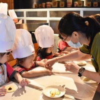 Kegiatan Field Trip Joyful K1 A & Fortunate K2 B ke Vanhollano Square | TK METTA MAITREYA